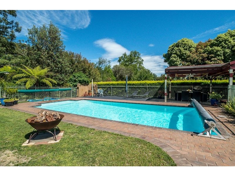 2 Andrew Court, Emerald VIC 3782