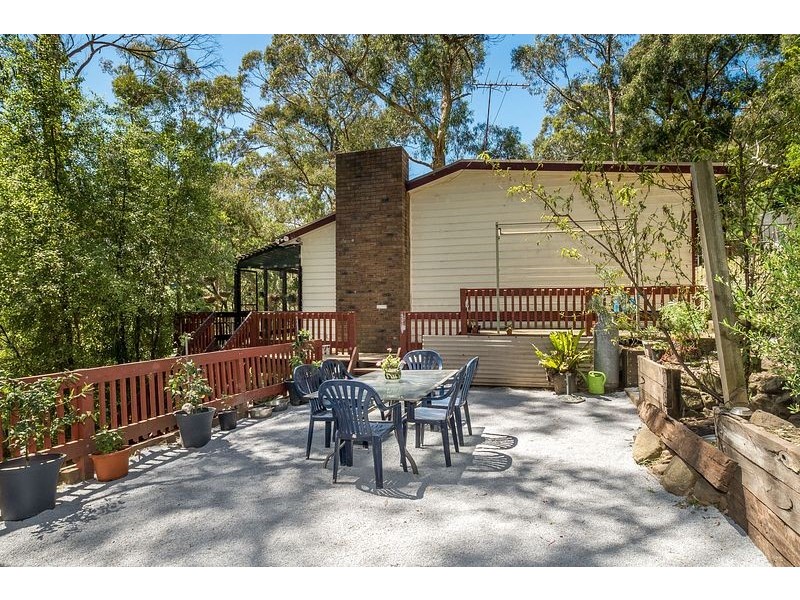 14 Johns Road, Selby VIC 3159