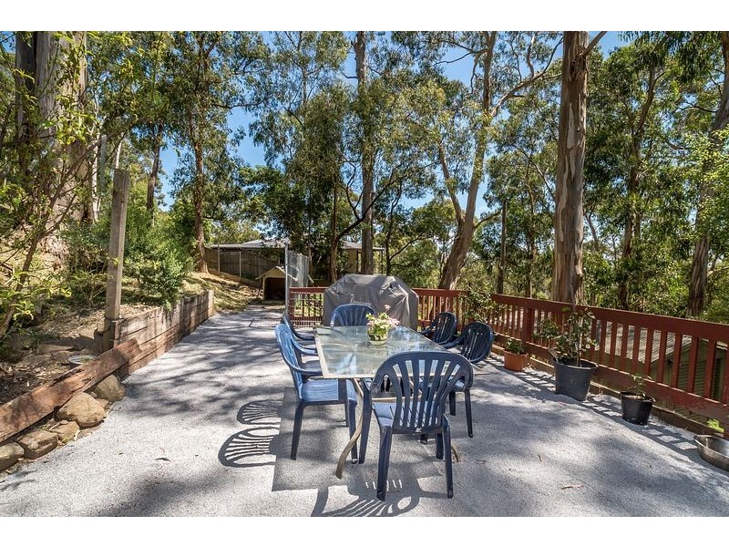 14 Johns Road, Selby VIC 3159