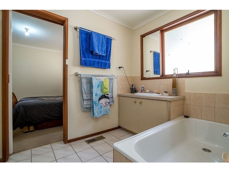 14 Johns Road, Selby VIC 3159