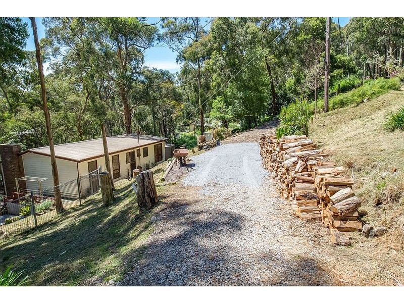 14 Johns Road, Selby VIC 3159