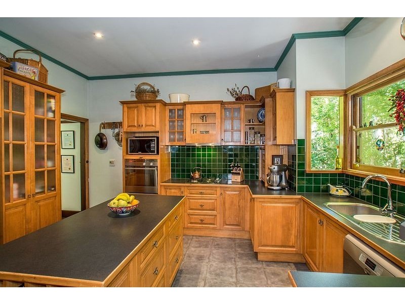 13 Alexander Avenue, Upwey VIC 3158