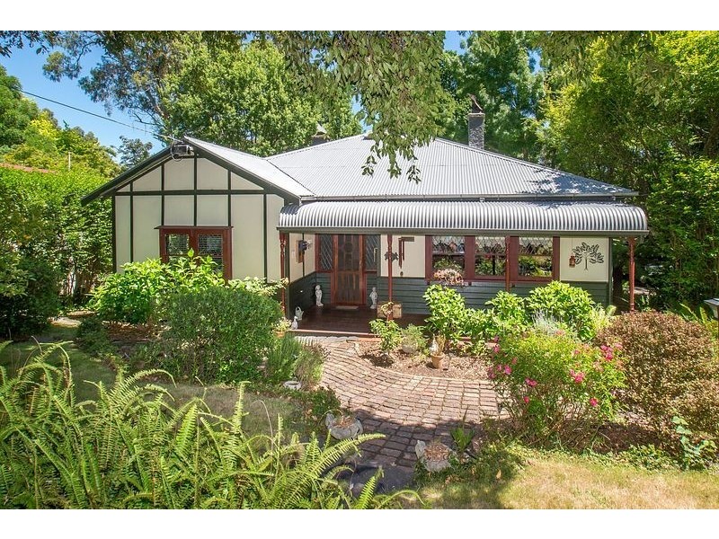 13 Alexander Avenue, Upwey VIC 3158