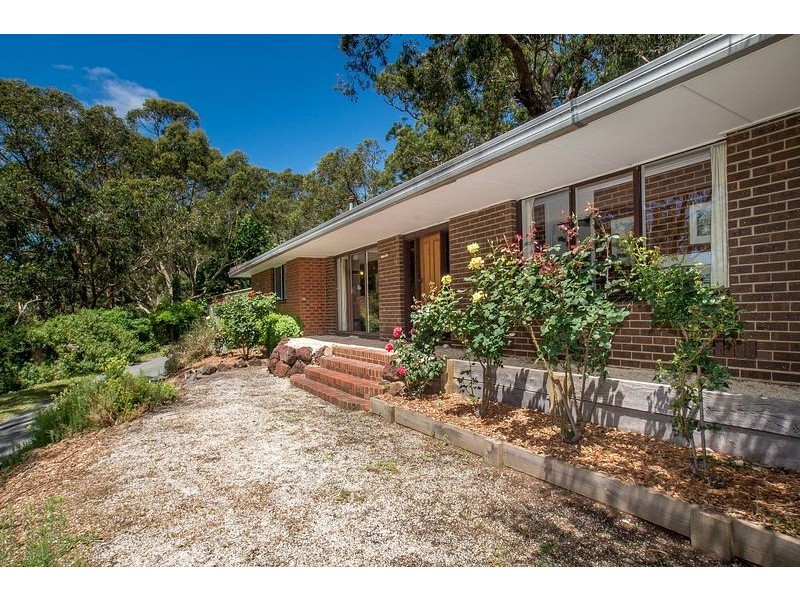 1 Cedar Grove, Selby VIC 3159