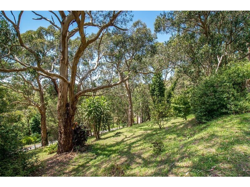 1 Cedar Grove, Selby VIC 3159