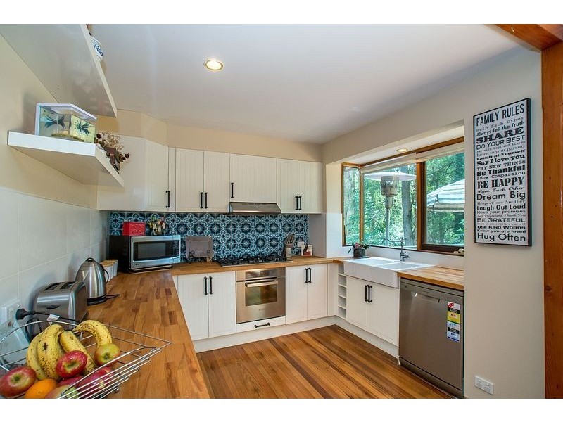 5 St. James Avenue, Kallista VIC 3791