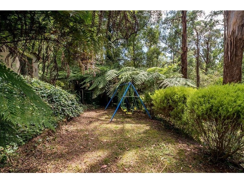 5 St. James Avenue, Kallista VIC 3791