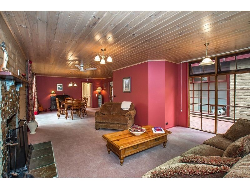 9 Maskells Hill Road, Selby VIC 3159