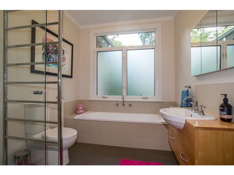 28 The Serpentine, Tecoma VIC 3160