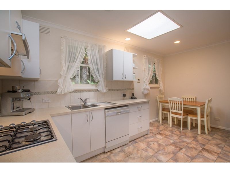 38 Blackwood Street, Tecoma VIC 3160