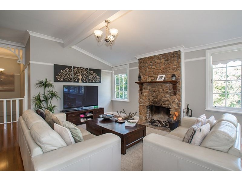 7 Victoria Grove, Ferny Creek VIC 3786