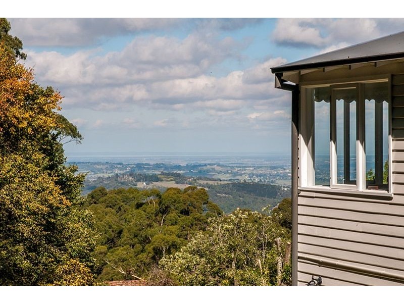 7 Victoria Grove, Ferny Creek VIC 3786