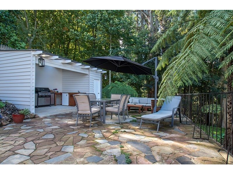 7 Victoria Grove, Ferny Creek VIC 3786