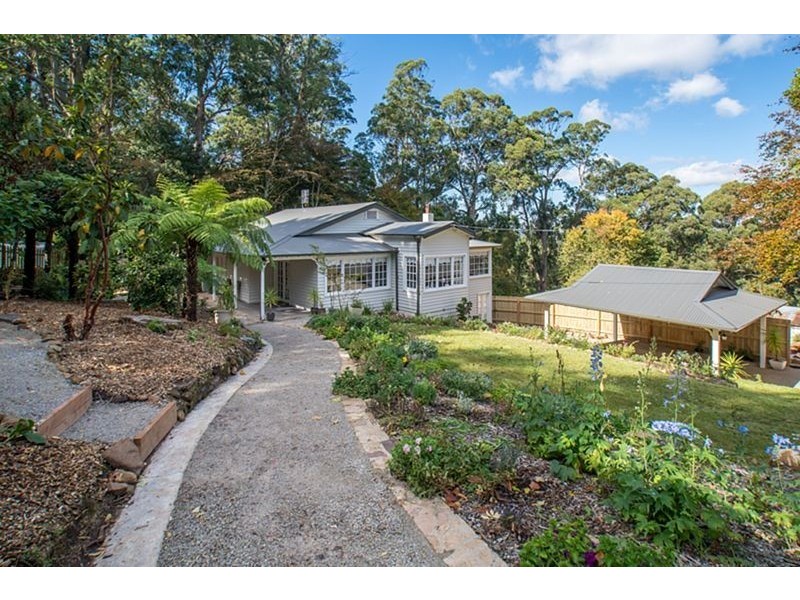 7 Victoria Grove, Ferny Creek VIC 3786
