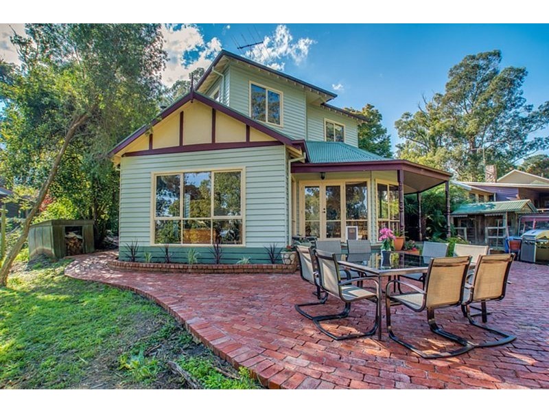 18 Menzies Road, Menzies Creek VIC 3159