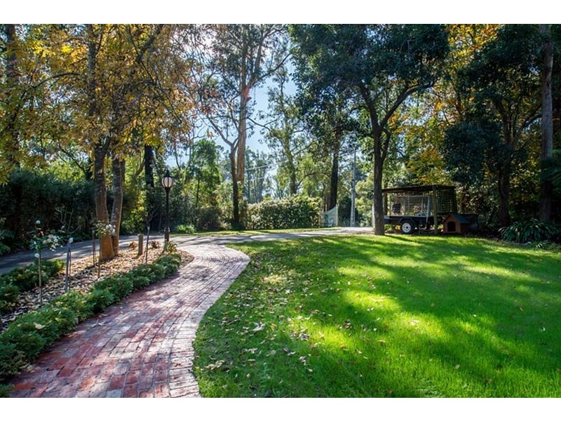 18 Menzies Road, Menzies Creek VIC 3159