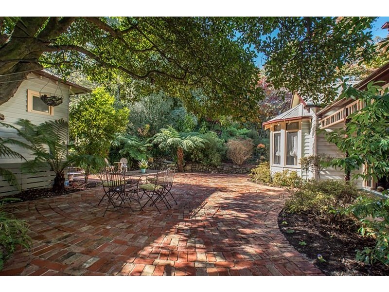 18 Menzies Road, Menzies Creek VIC 3159