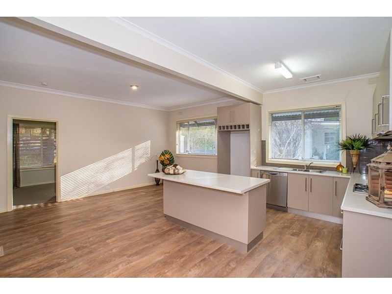 11 Pioneer Avenue, Upwey VIC 3158