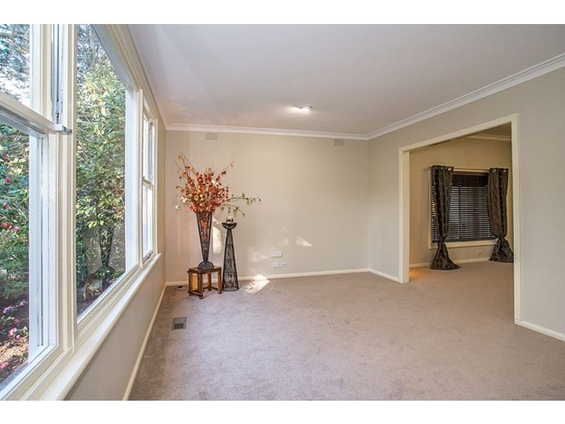 11 Pioneer Avenue, Upwey VIC 3158