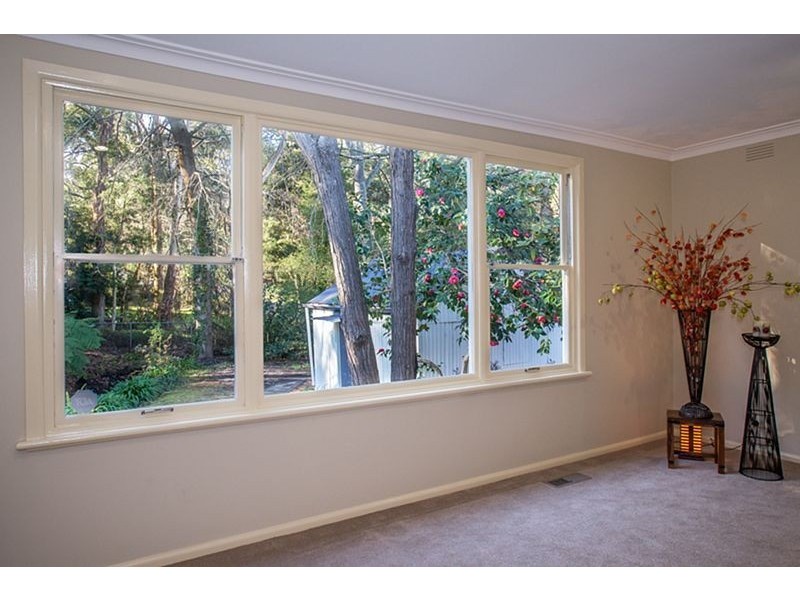 11 Pioneer Avenue, Upwey VIC 3158