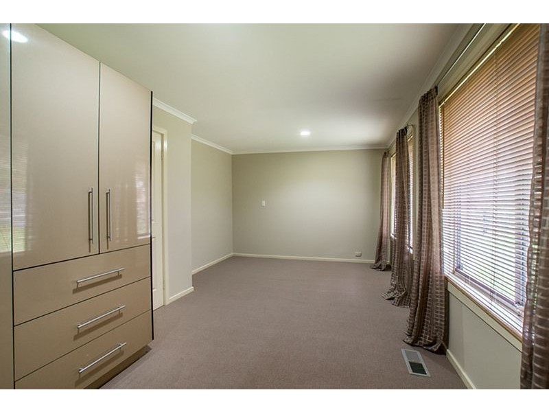 11 Pioneer Avenue, Upwey VIC 3158