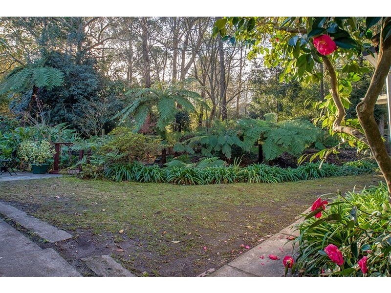 11 Pioneer Avenue, Upwey VIC 3158