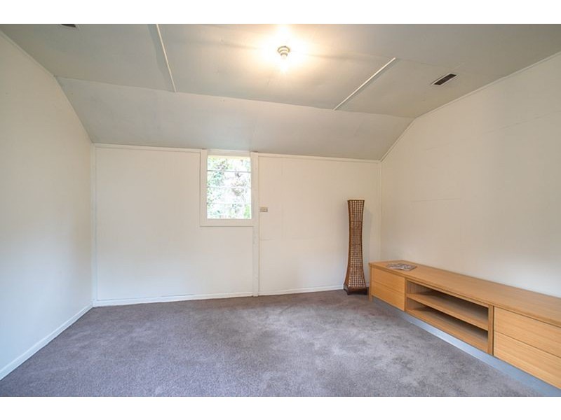 11 Pioneer Avenue, Upwey VIC 3158