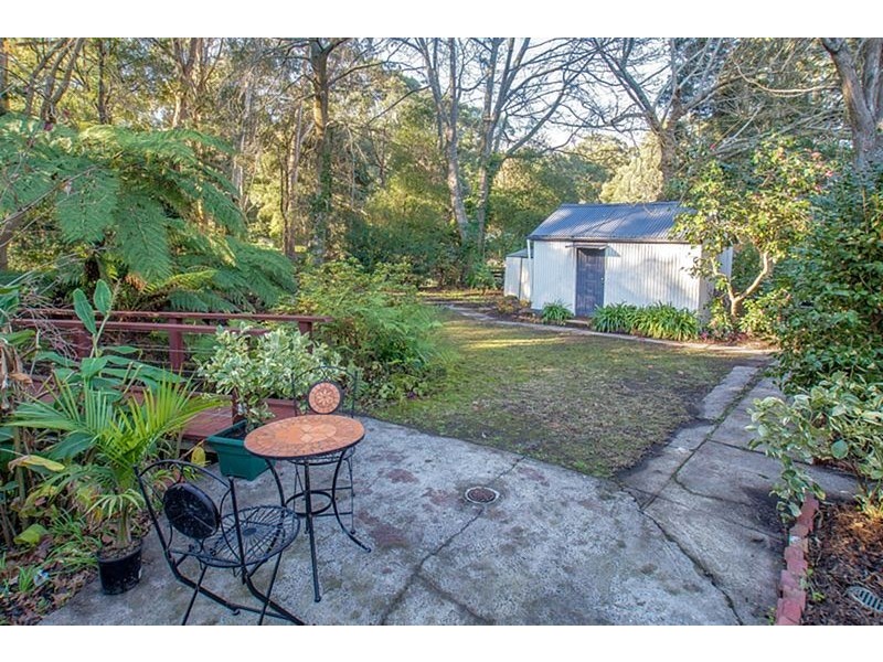 11 Pioneer Avenue, Upwey VIC 3158