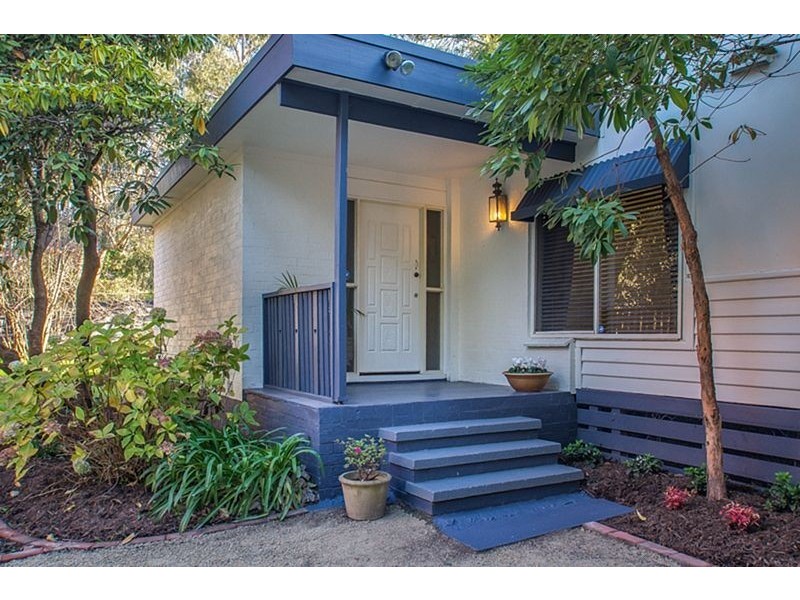 11 Pioneer Avenue, Upwey VIC 3158