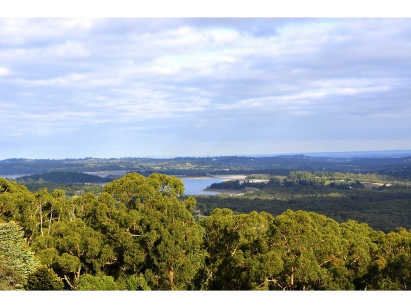 8 Eveline Road, Selby VIC 3159