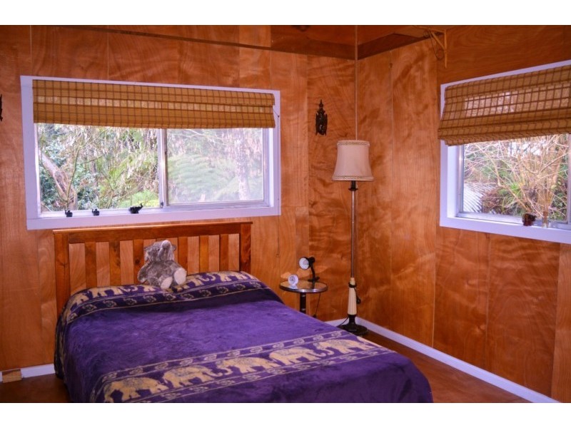 8 Eveline Road, Selby VIC 3159