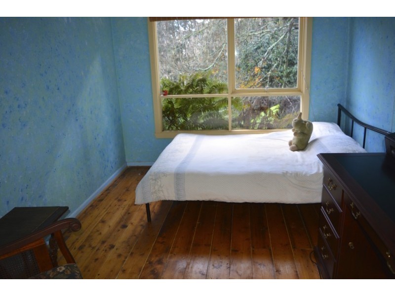 8 Eveline Road, Selby VIC 3159