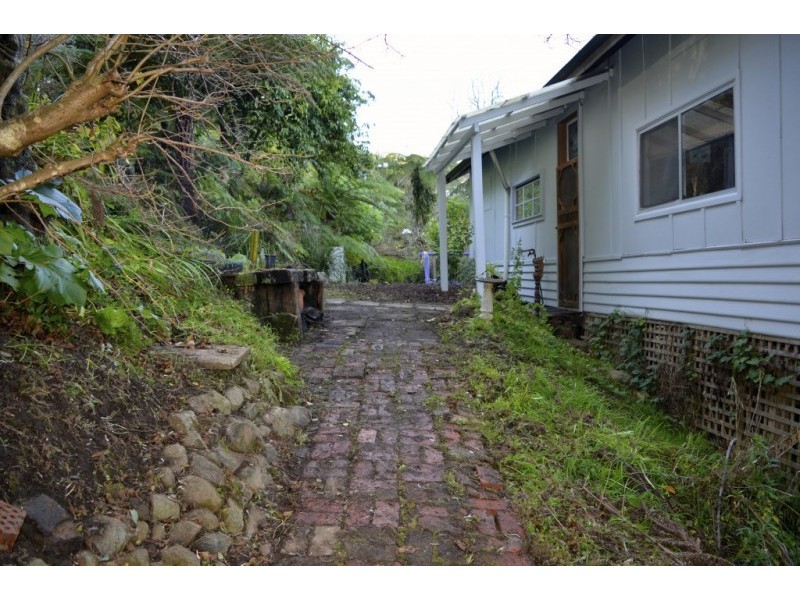 8 Eveline Road, Selby VIC 3159