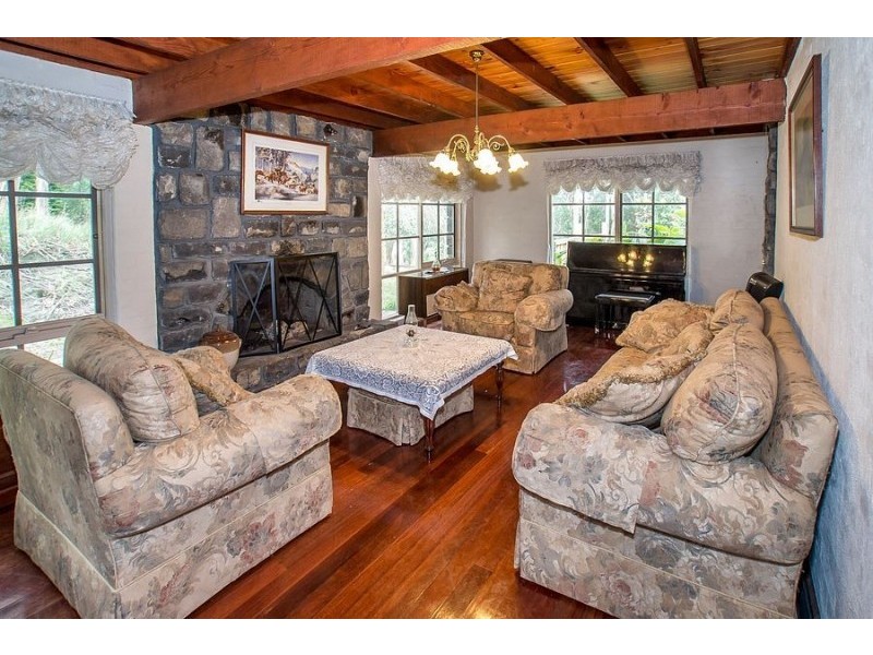 13 Grandview Grove, Menzies Creek VIC 3159