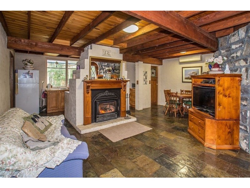 13 Grandview Grove, Menzies Creek VIC 3159