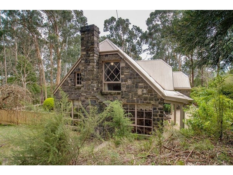 13 Grandview Grove, Menzies Creek VIC 3159