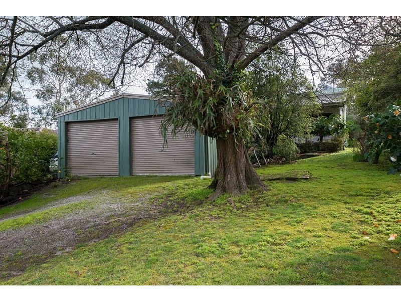 11 Deviation Road, Belgrave South VIC 3160