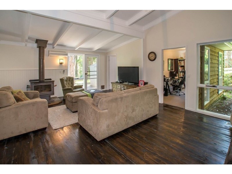 2 Thomas Street, Selby VIC 3159