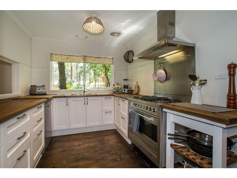 2 Thomas Street, Selby VIC 3159