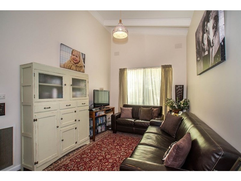 2 Thomas Street, Selby VIC 3159