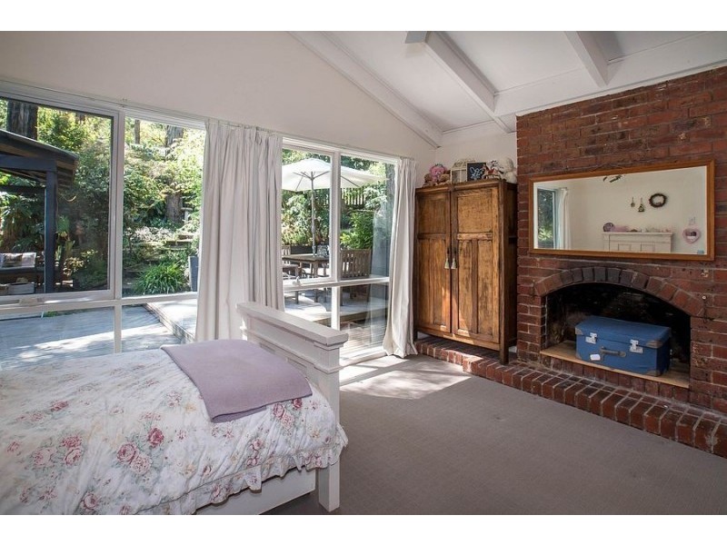 2 Thomas Street, Selby VIC 3159