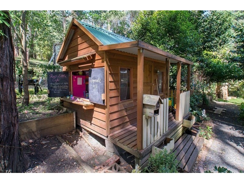 2 Thomas Street, Selby VIC 3159