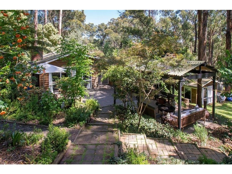 2 Thomas Street, Selby VIC 3159