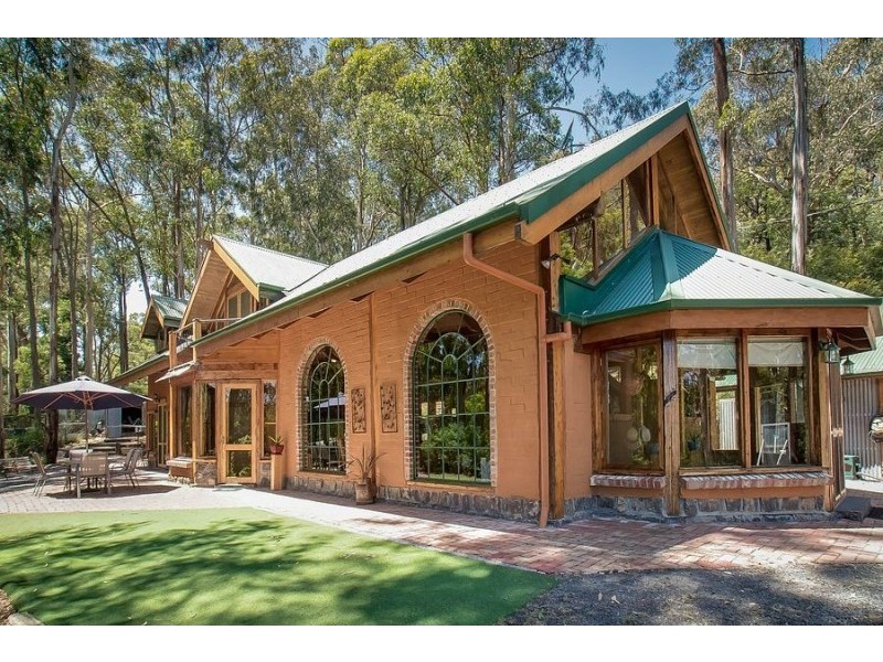 1 Vosges Street, Selby VIC 3159