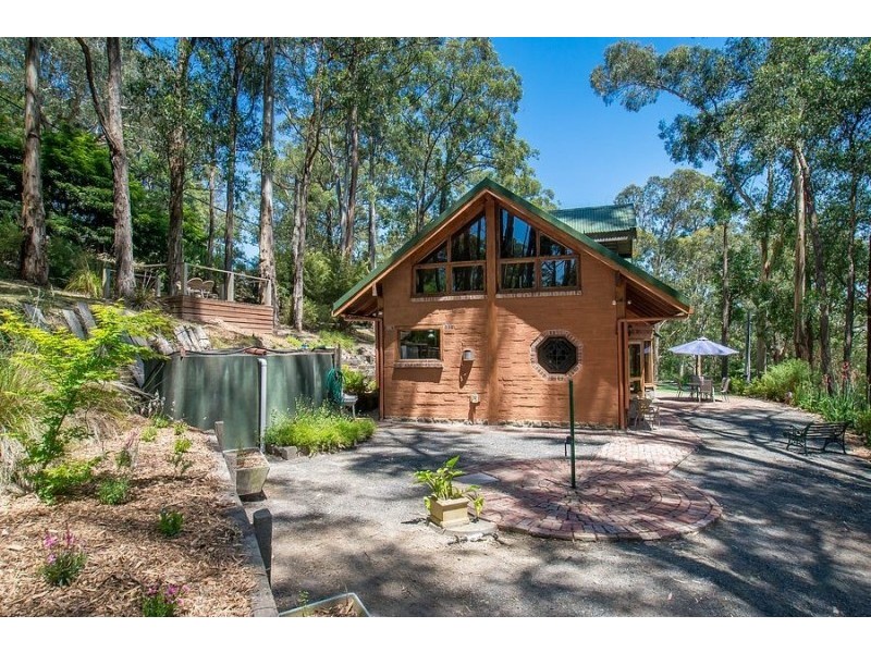 1 Vosges Street, Selby VIC 3159