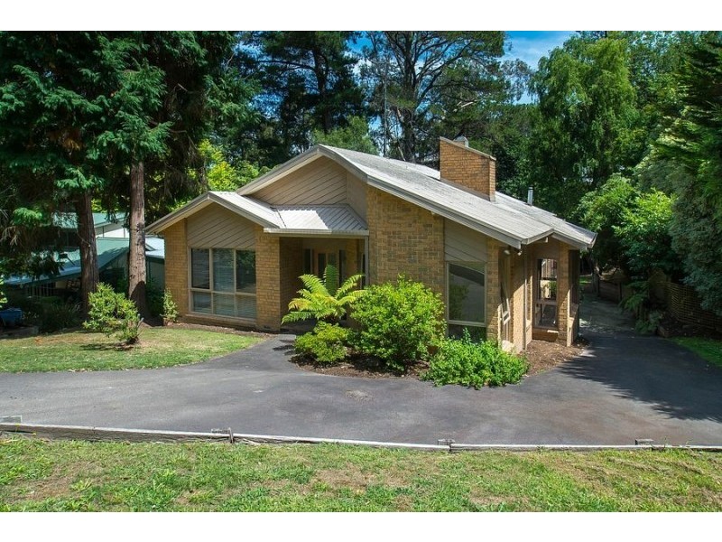 23 Gordon Avenue, Tecoma VIC 3160
