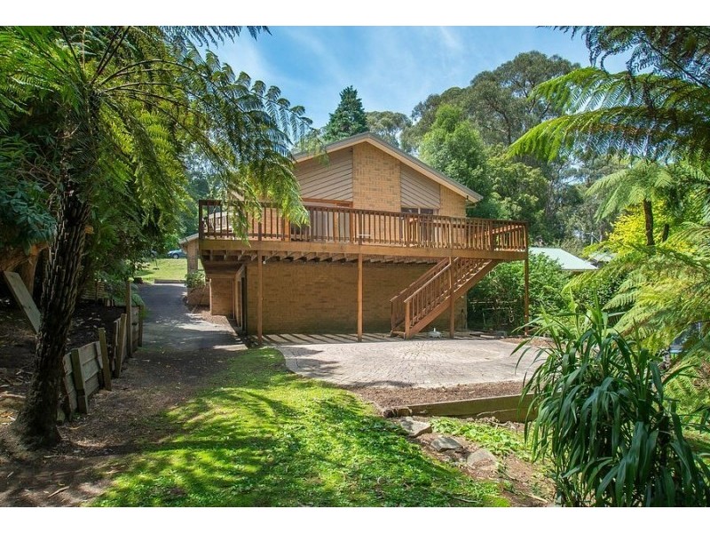 23 Gordon Avenue, Tecoma VIC 3160