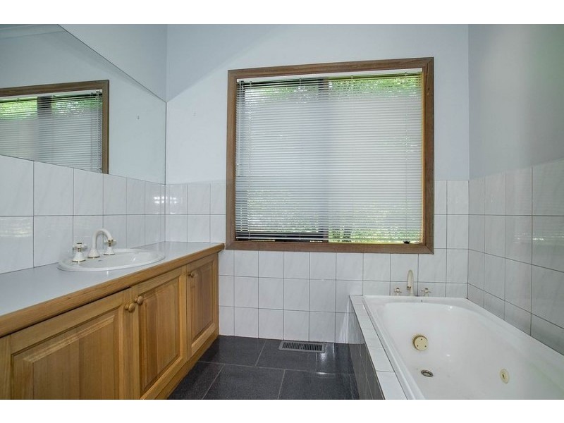 23 Gordon Avenue, Tecoma VIC 3160