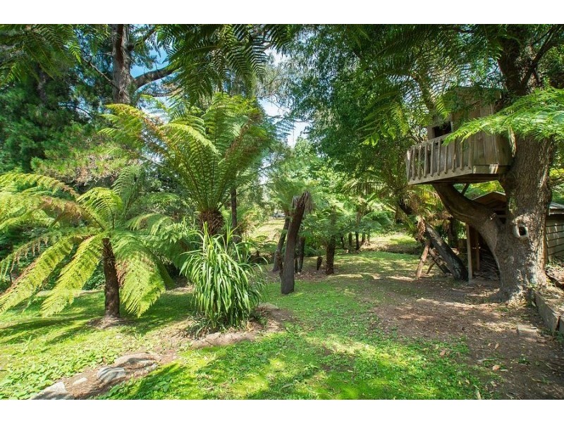 23 Gordon Avenue, Tecoma VIC 3160