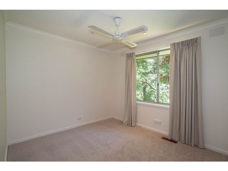 5 Wilga Avenue, Selby VIC 3159